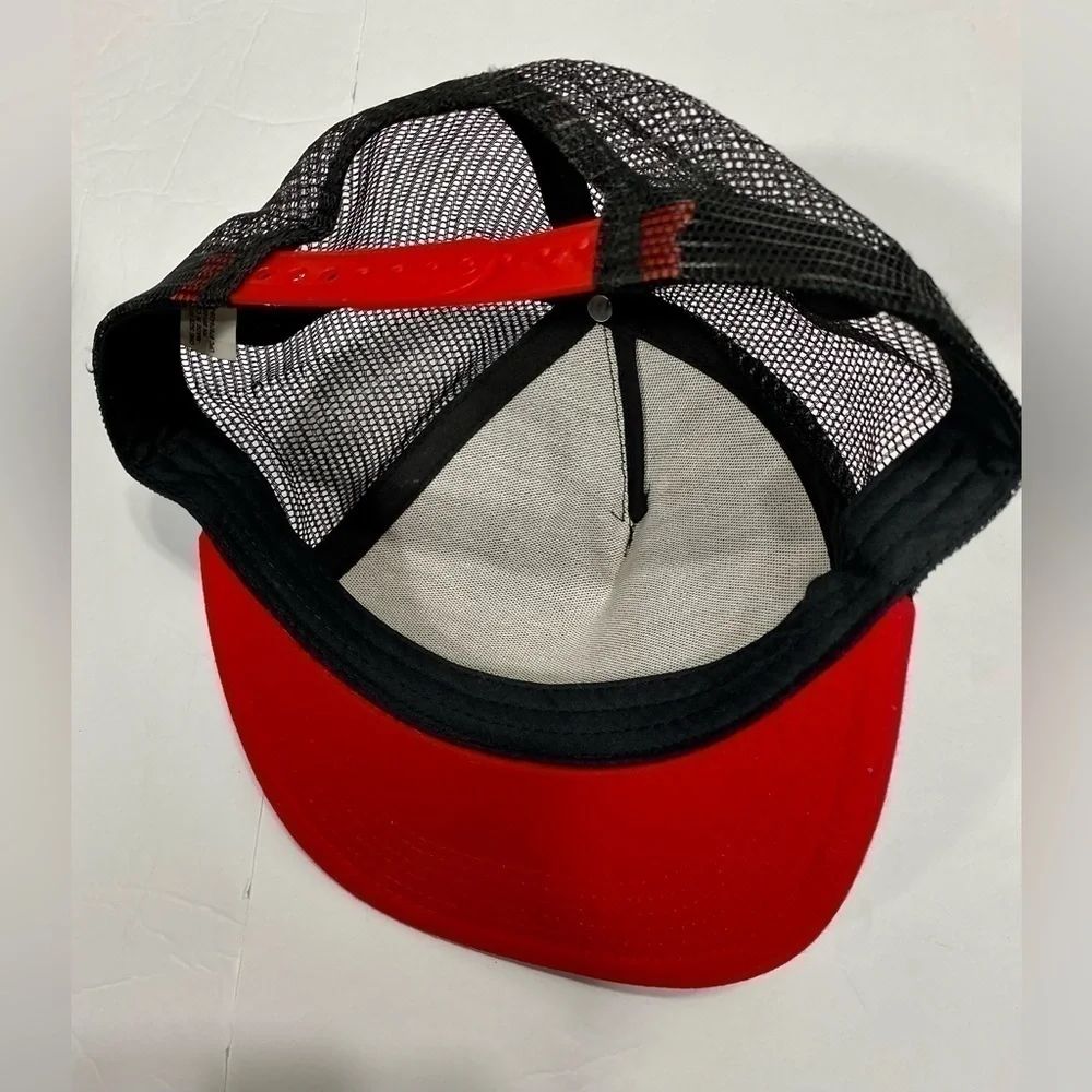 UNKNOWN BRAND CHRISTMAS HAT WITH EMBLEM BAH HUMBUG IN GREAT CONDITION